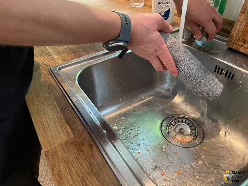 Ausspülen der Bürstenwalze des Tineco Wischsaugers